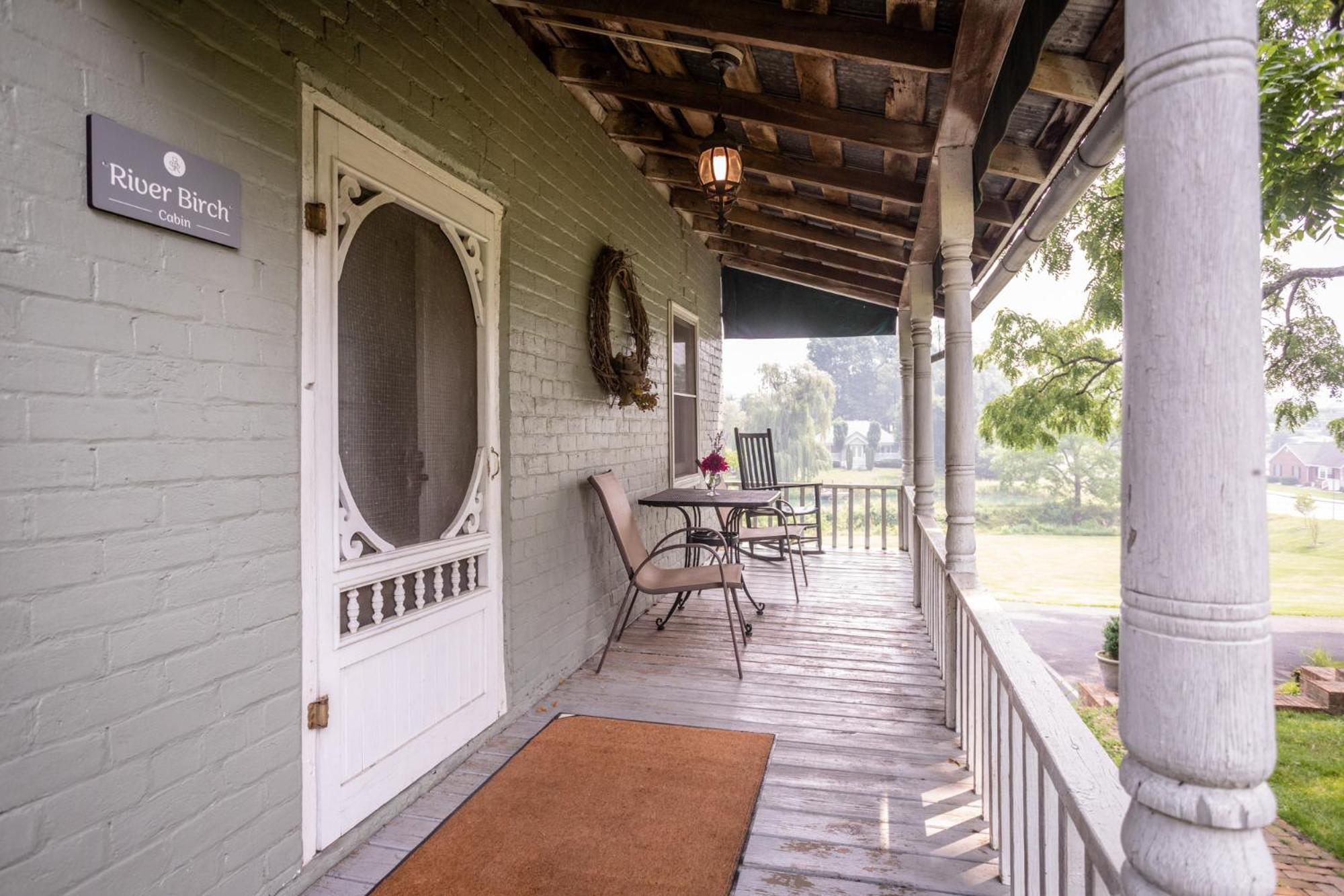 By The Side Of The Road Inn & Cottages Harrisonburg Εξωτερικό φωτογραφία