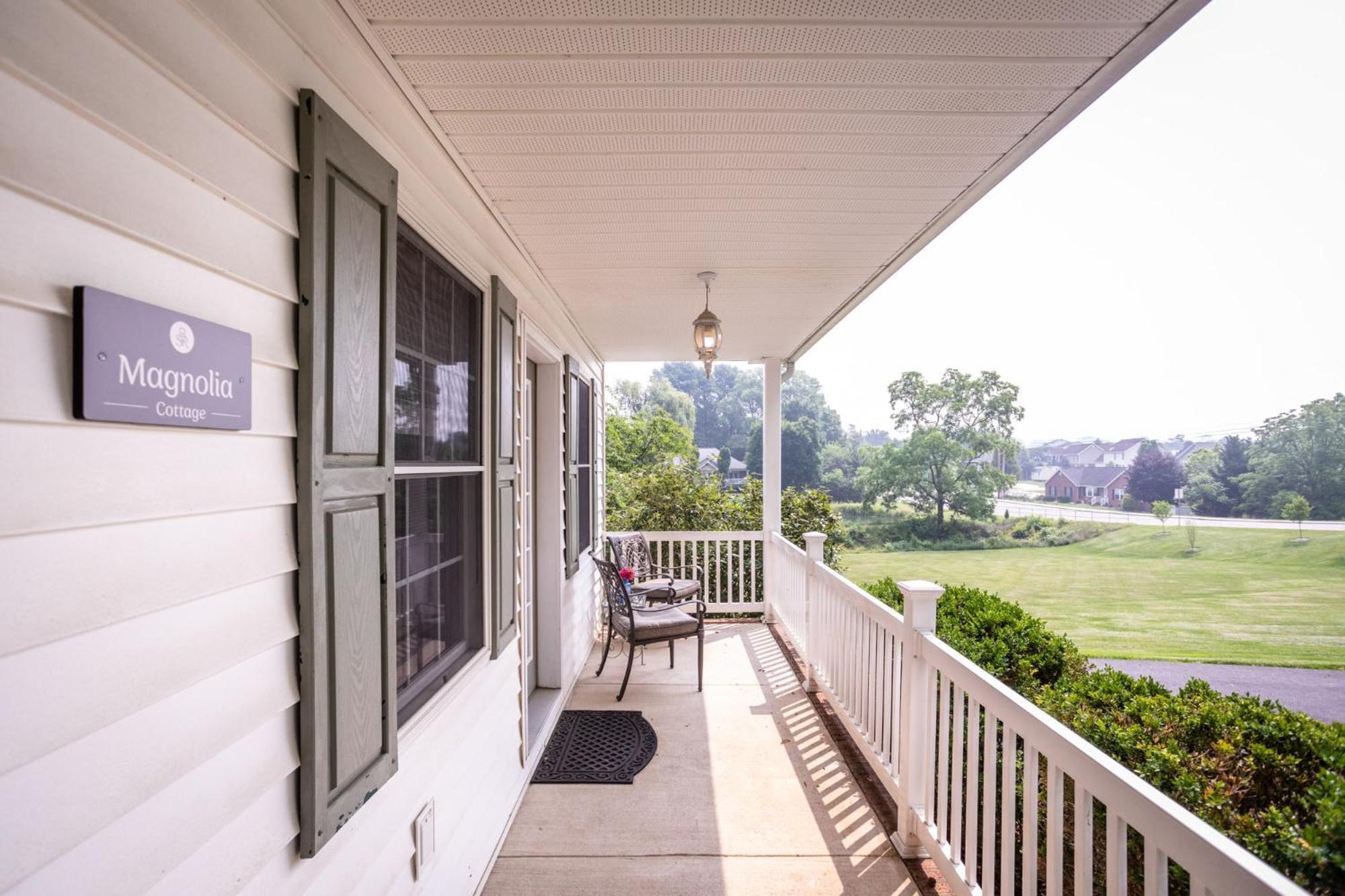 By The Side Of The Road Inn & Cottages Harrisonburg Εξωτερικό φωτογραφία